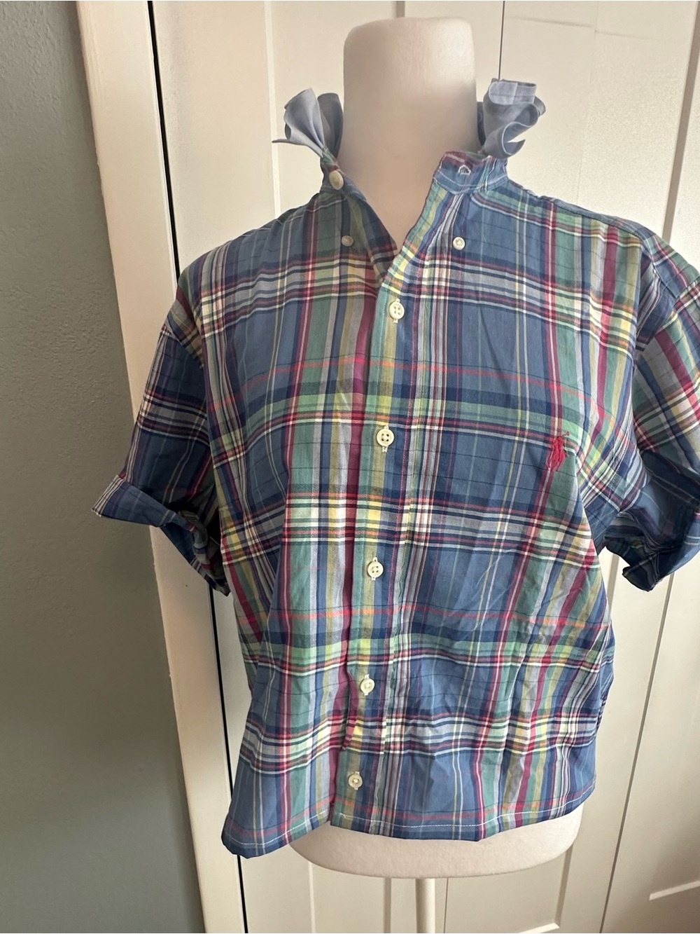Women - Upcycled (reworked) men’s shirt with ruffled collar Ralph lauren